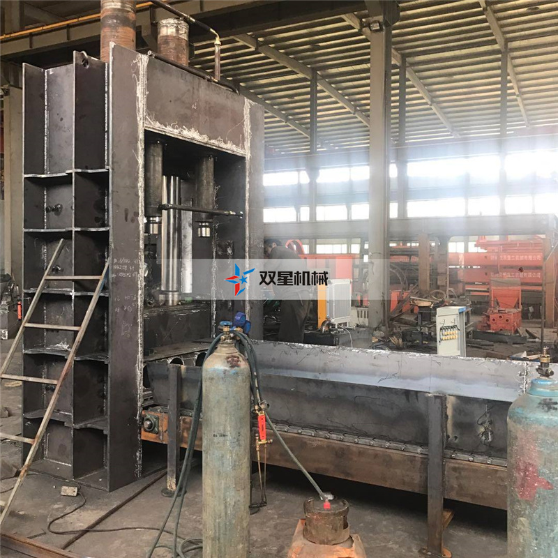 龍門(mén)剪切機(jī)