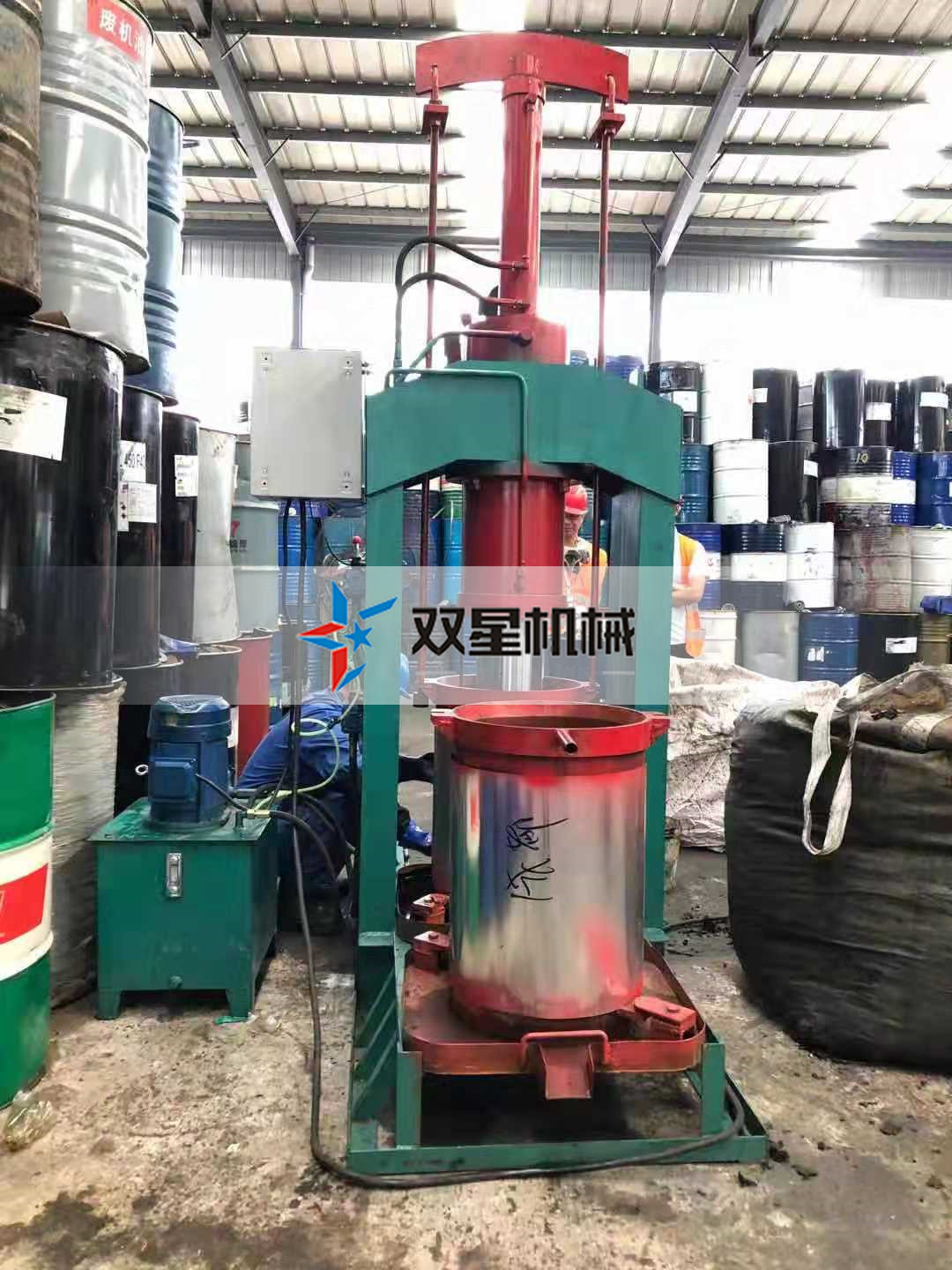 想知道機油濾芯壓油機多少錢一臺？