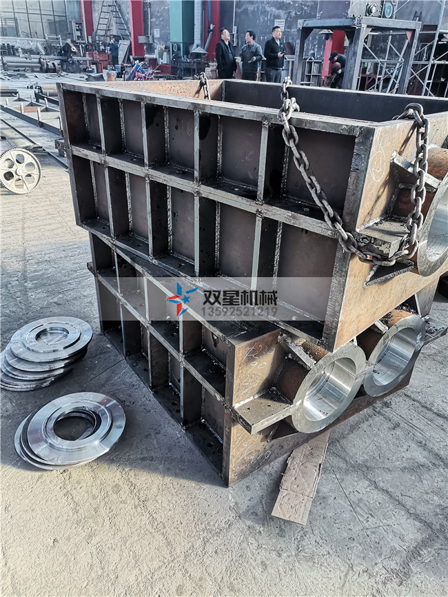 <a href='http://m.scives.cn/ssxl/10.html' target='_blank'><span>金屬撕碎機(jī)</span></a>撕碎箱體實(shí)拍