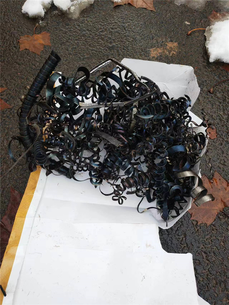 實拍客戶鐵屑粉碎處理設(shè)備現(xiàn)場