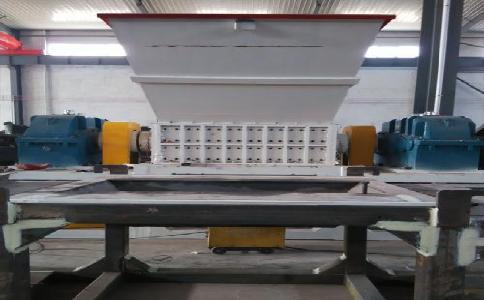 哪些因素決定著<a href='http://m.scives.cn/ssxl/10.html' target='_blank'><span>金屬撕碎機</span></a>的價格